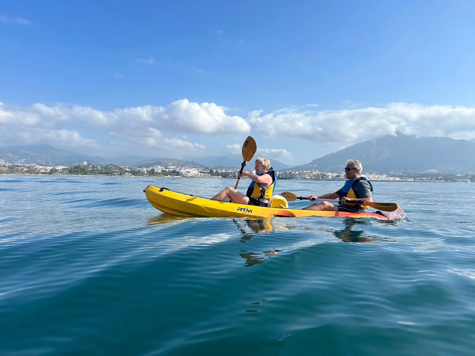Kayak Puerto Banús - Enjoying the sunrise during the kayak tour