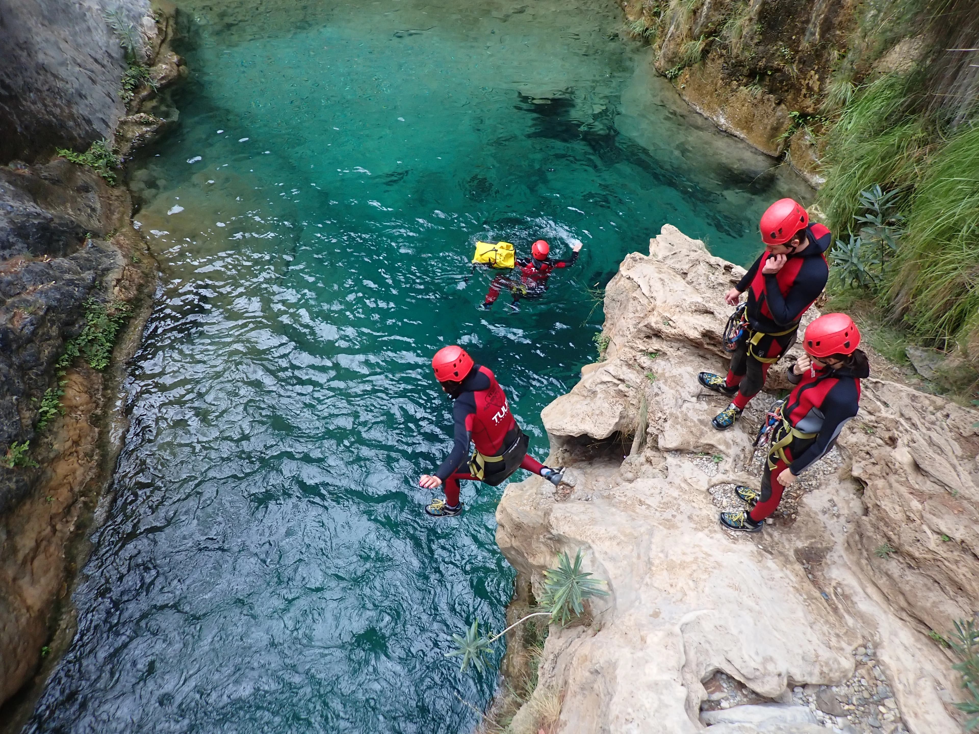 Rio Verde canyon - Jumping into a natural pool in rio verde canyon